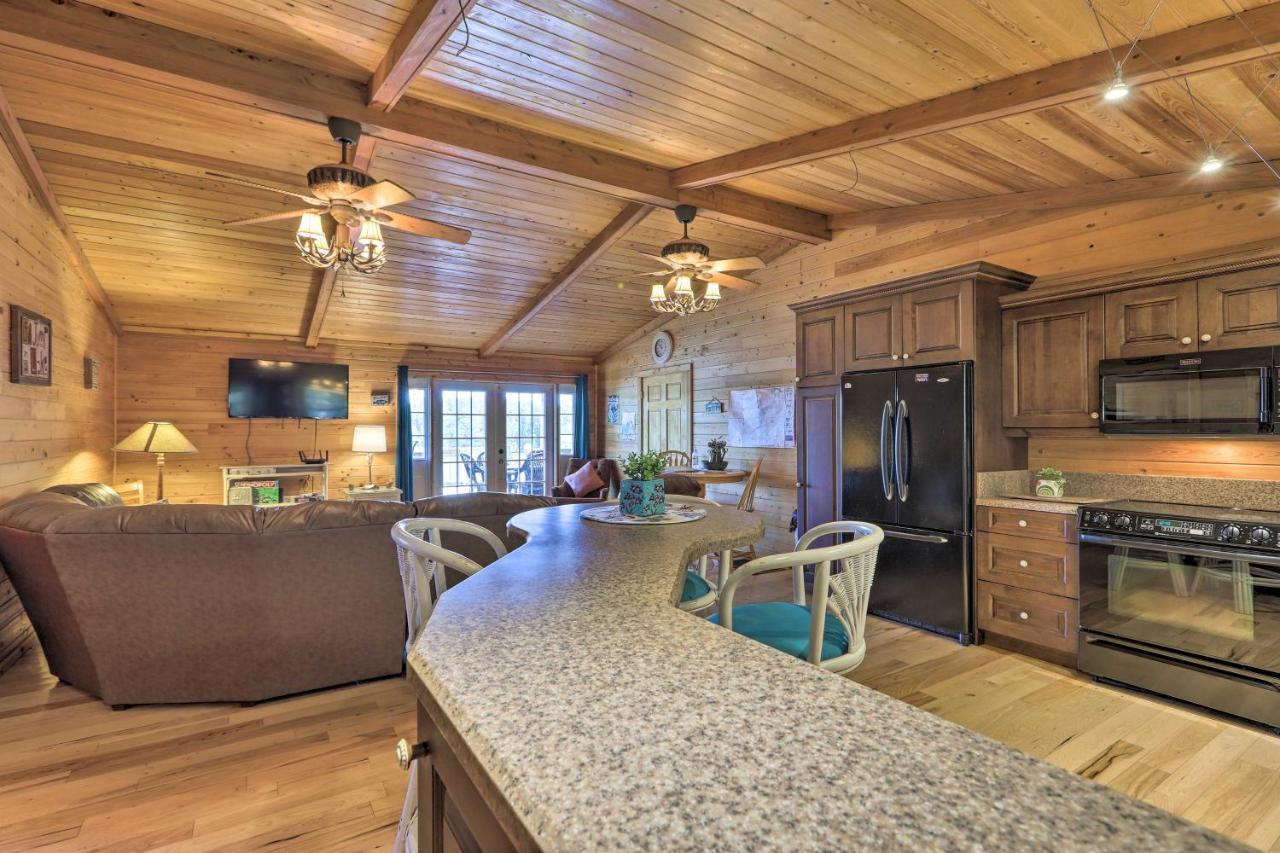House With Dock And Slide Situated On Lake Sinclair! Sparta Exterior foto